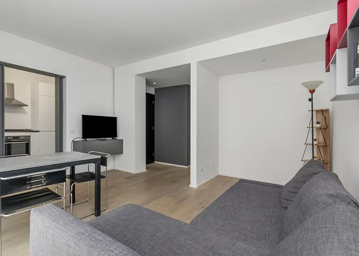 Guesthost - Charming In Mestre Apartmán