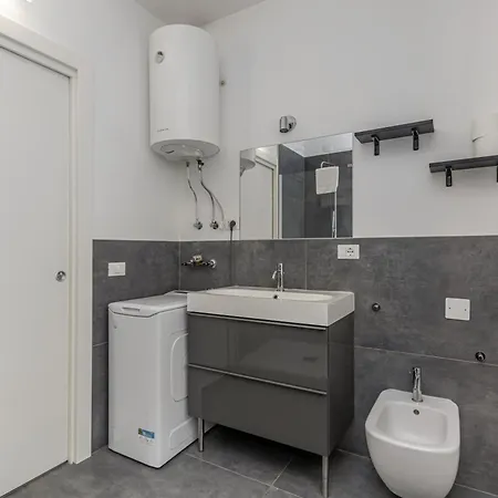 Guesthost - Charming In Mestre *