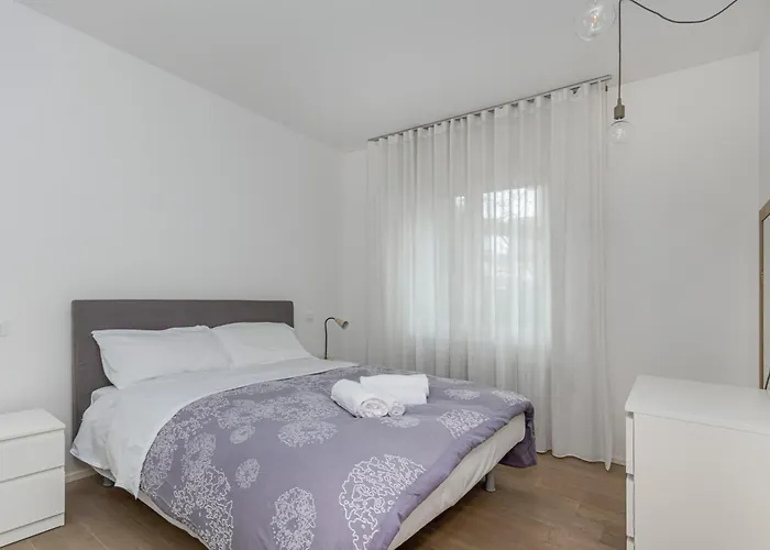 Guesthost - Charming In Mestre Βενετία